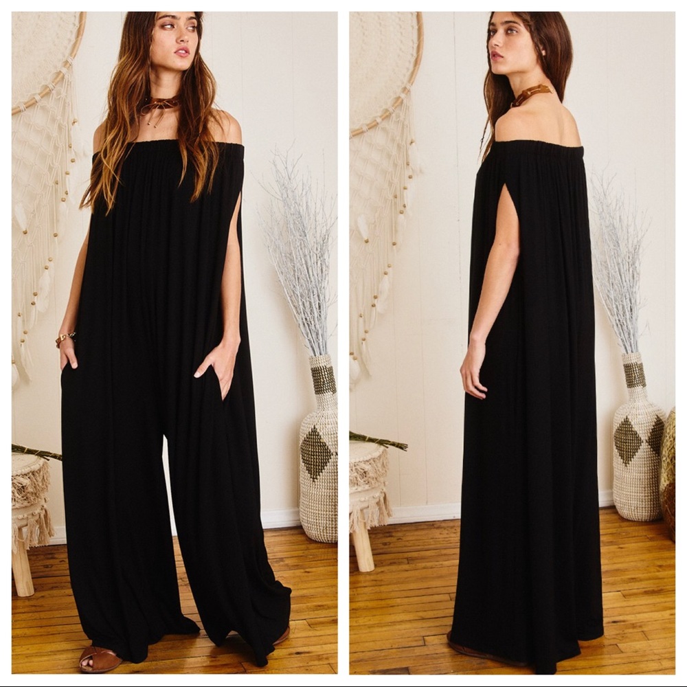 ✨LAST ONE✨Fabulous Off The Shoulder Cape Jumpsuit - Picture 4 of 5